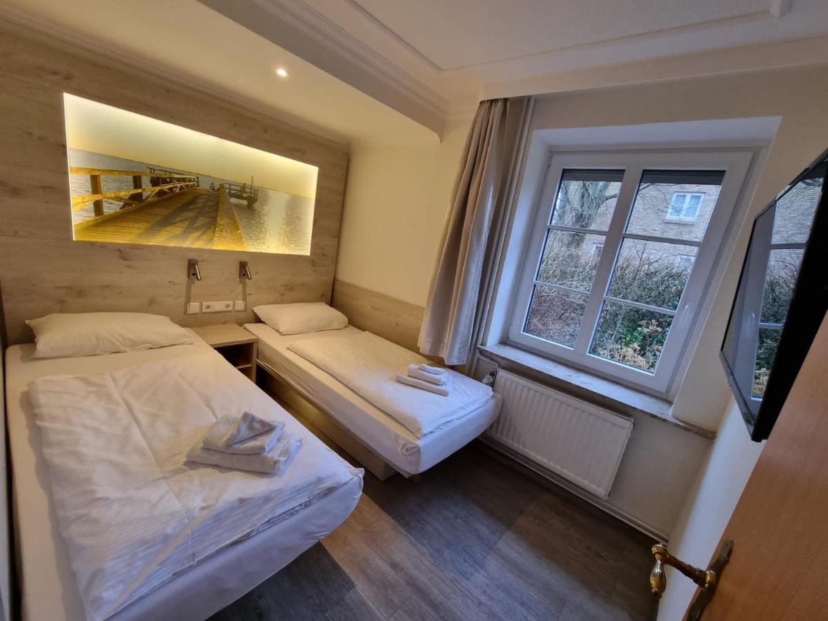 Hotel Osterkrug Хузум Екстериор снимка