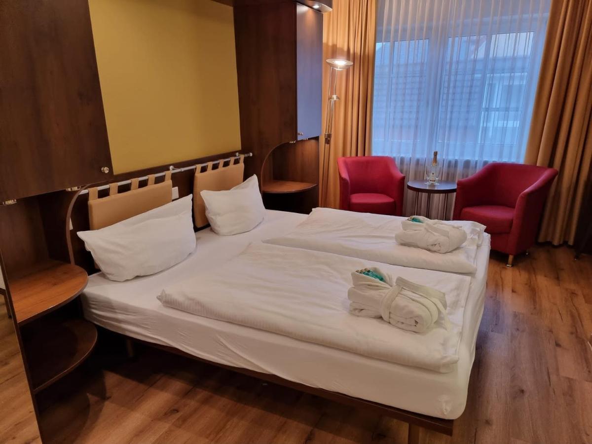 Hotel Osterkrug Хузум Екстериор снимка