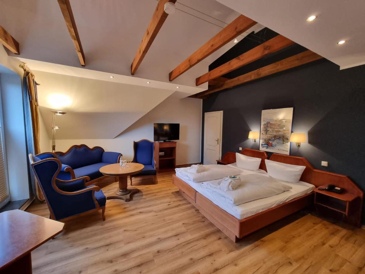 Hotel Osterkrug Хузум Екстериор снимка